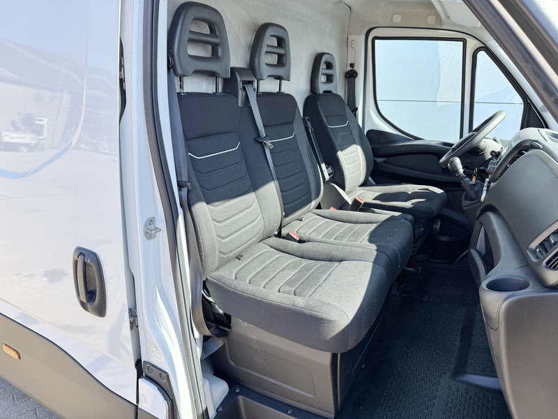 Товарно комбе Iveco Daily 35S14 L2H2 Airco Cruise Control 3.5t Trekgewicht Euro 6: слика 8