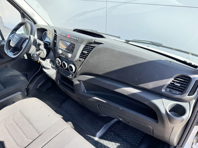 Товарно комбе Iveco Daily 35S14 L2H2 Airco Cruise Control 3.5t Trekgewicht Euro 6: слика 9