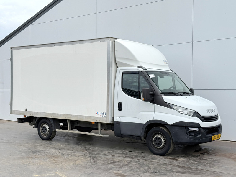 Iveco Daily 35S16 2.3 Bakwagen met achterdeur 3,5t Trekhaak Meubelbak Koffer Airco Cruise Control Camera - Комбе фургон: слика 4 Iveco Daily 35S16 2.3 Bakwagen met achterdeur 3,5t Trekhaak Meubelbak Koffer Airco Cruise Control Camera - Комбе фургон: слика 4