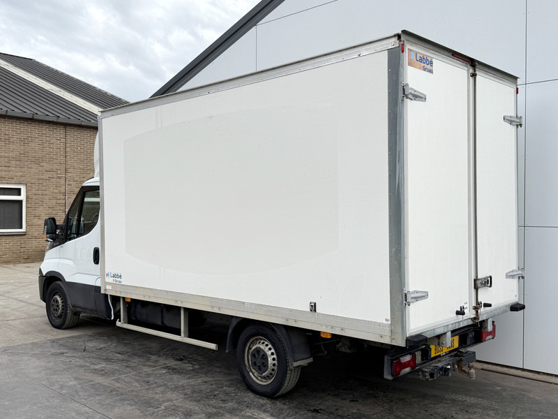 Iveco Daily 35S16 2.3 Bakwagen met achterdeur 3,5t Trekhaak Meubelbak Koffer Airco Cruise Control Camera - Комбе фургон: слика 2 Iveco Daily 35S16 2.3 Bakwagen met achterdeur 3,5t Trekhaak Meubelbak Koffer Airco Cruise Control Camera - Комбе фургон: слика 2