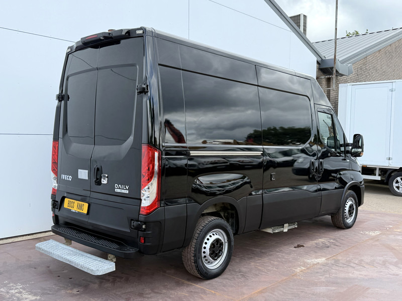 Iveco Daily 35S18 3.0 Automaat L2H2 Adaptieve Cruise Control LED Airco Camera Trekhaak - Товарно комбе: слика 3 Iveco Daily 35S18 3.0 Automaat L2H2 Adaptieve Cruise Control LED Airco Camera Trekhaak - Товарно комбе: слика 3