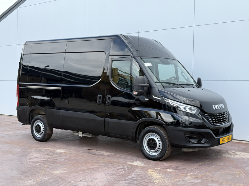 Iveco Daily 35S18 3.0 Automaat L2H2 Adaptieve Cruise Control LED Airco Camera Trekhaak - Товарно комбе: слика 4 Iveco Daily 35S18 3.0 Automaat L2H2 Adaptieve Cruise Control LED Airco Camera Trekhaak - Товарно комбе: слика 4