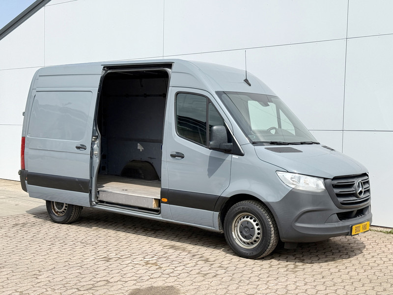 Mercedes-Benz Sprinter 315 1.9 CDI L2H2 Climate Control Cruise Control Carplay Camera RWD - Мало комбе: слика 5 Mercedes-Benz Sprinter 315 1.9 CDI L2H2 Climate Control Cruise Control Carplay Camera RWD - Мало комбе: слика 5