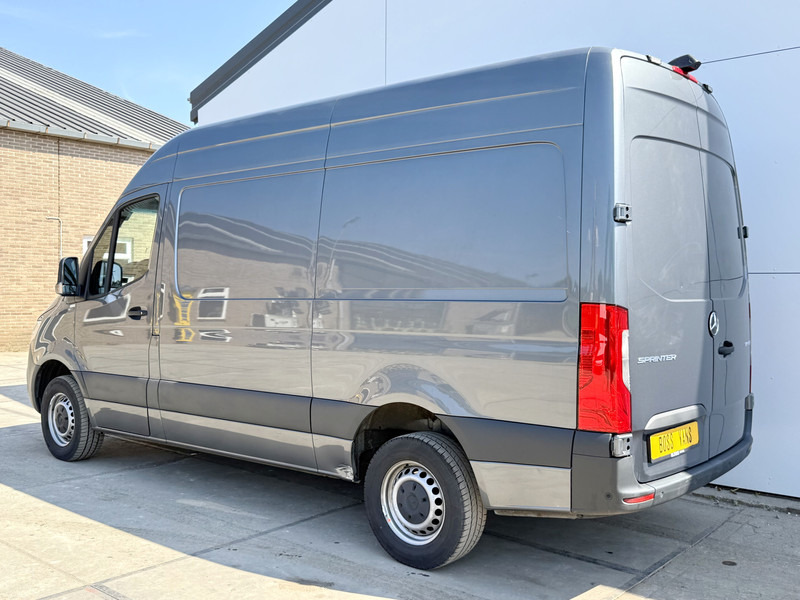 Mercedes-Benz Sprinter 319 1.9 CDI Automaat L2H2 Airco Cruise Control Lane Assist Camera Carplay Dodehoek waarschuwing Parkeersensoren voor achter - Товарно комбе: слика 2 Mercedes-Benz Sprinter 319 1.9 CDI Automaat L2H2 Airco Cruise Control Lane Assist Camera Carplay Dodehoek waarschuwing Parkeersensoren voor achter - Товарно комбе: слика 2