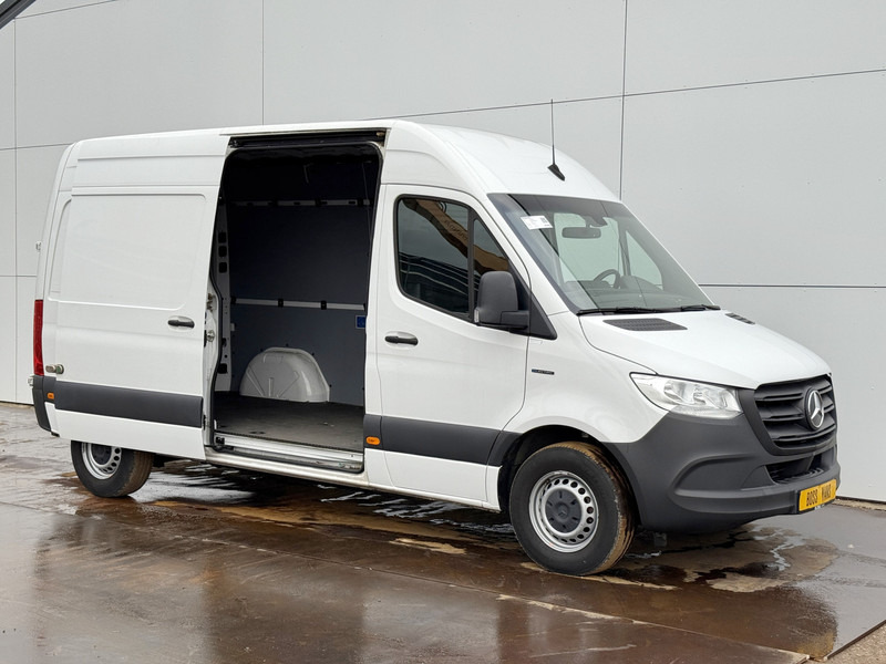 Mercedes-Benz eSprinter 112 L2H2 100% Elektrisch 55kWh 168km WLTP 80kw Snelladen Climate Control Camera Stoelverwarming - Товарно комбе, Електрично комбе: слика 5 Mercedes-Benz eSprinter 112 L2H2 100% Elektrisch 55kWh 168km WLTP 80kw Snelladen Climate Control Camera Stoelverwarming - Товарно комбе, Електрично комбе: слика 5