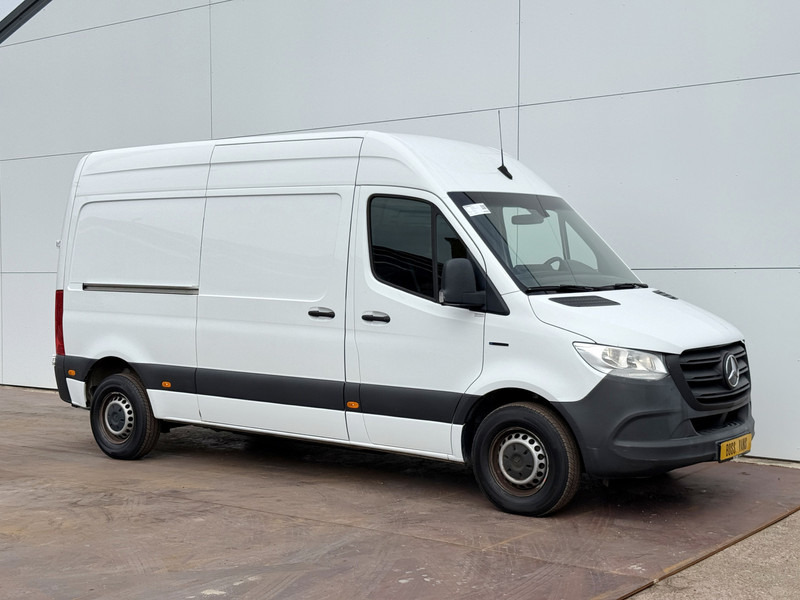 Mercedes-Benz eSprinter 312 - Binnenkort verwacht! L2H2 100% Elektrisch 55kWh 168km WLTP 80kw Snelladen Climate Control Camera Stoelverwarming - Товарно комбе, Електрично комбе: слика 4 Mercedes-Benz eSprinter 312 - Binnenkort verwacht! L2H2 100% Elektrisch 55kWh 168km WLTP 80kw Snelladen Climate Control Camera Stoelverwarming - Товарно комбе, Електрично комбе: слика 4