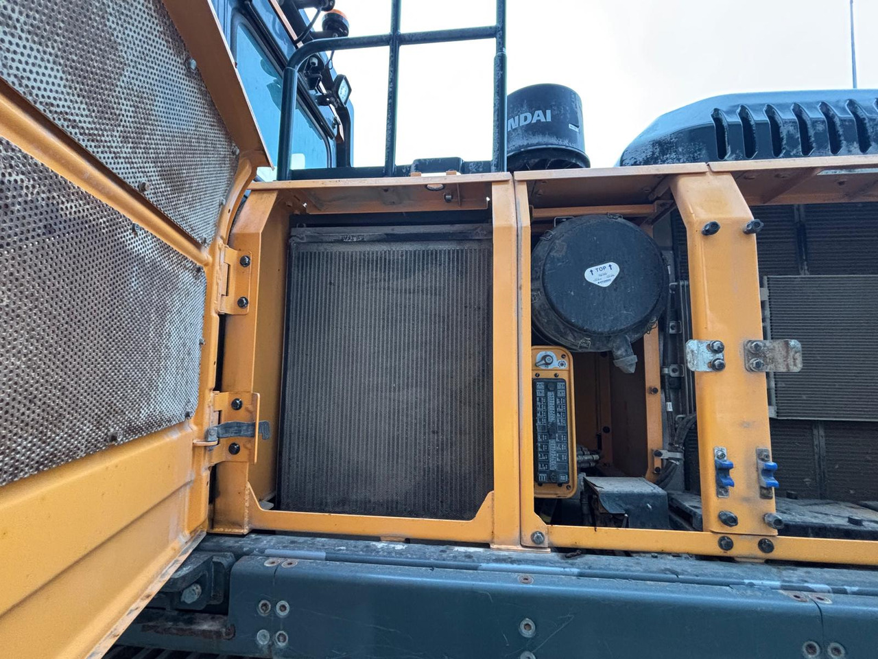 Багер гасеничар Hyundai HX380AL: слика 18