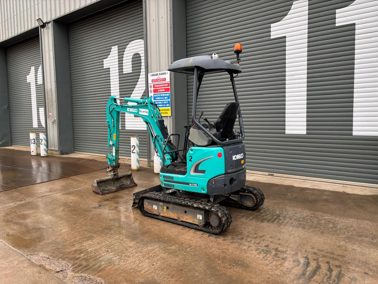 Kobelco SK17SR-3E - Мини багер: слика 3 Kobelco SK17SR-3E - Мини багер: слика 3