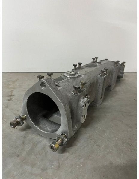 Liebherr A974 / P974 / R942 / R944 / R954 / R964 / R974 / R974B - A 974 / P 974 / R 942 / R 944 / R 954 / R 964 / R 974 / R 974B - Усисна цевка: слика 5 Liebherr A974 / P974 / R942 / R944 / R954 / R964 / R974 / R974B - A 974 / P 974 / R 942 / R 944 / R 954 / R 964 / R 974 / R 974B - Усисна цевка: слика 5