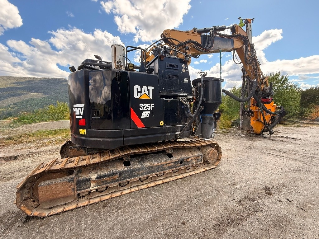 CAT 325 FL CR - Багер: слика 2 CAT 325 FL CR - Багер: слика 2