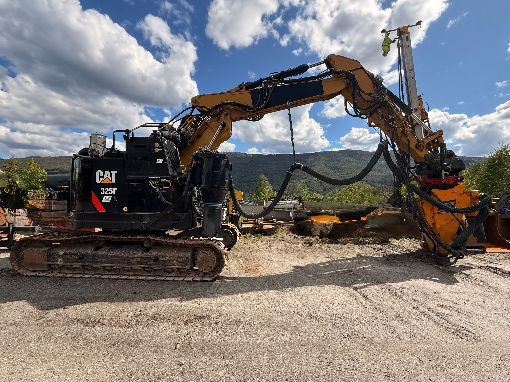 CAT 325 FL CR - Багер: слика 4 CAT 325 FL CR - Багер: слика 4