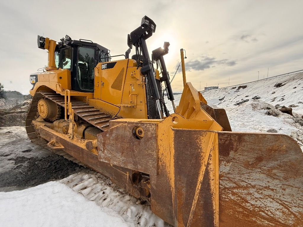 CAT D8T - Булдожер: слика 2 CAT D8T - Булдожер: слика 2