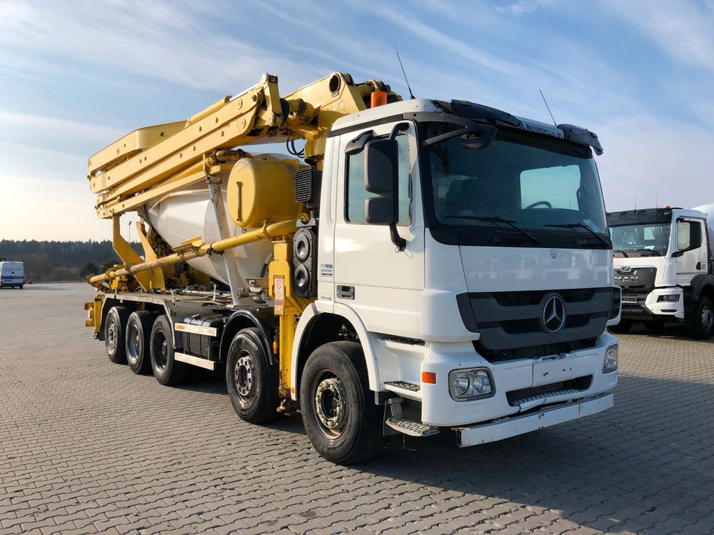 Mercedes-Benz 4148 SERMAC 33m 10 m3 MIXER - Камион со бетонска пумпа: слика 1 Mercedes-Benz 4148 SERMAC 33m 10 m3 MIXER - Камион со бетонска пумпа: слика 1