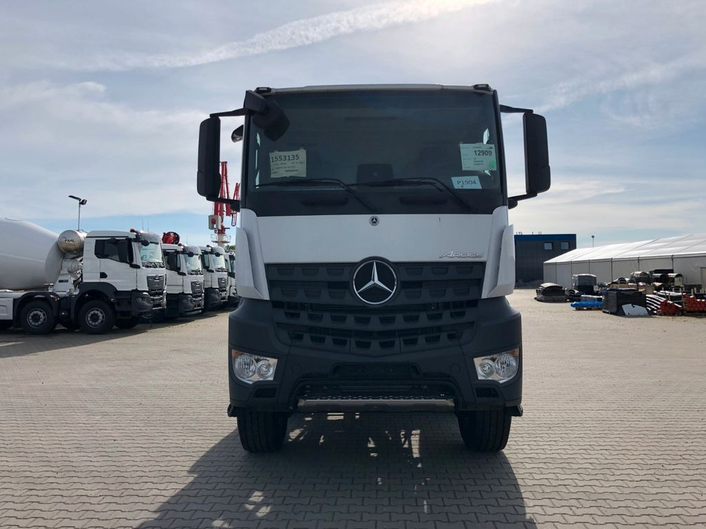 Mercedes-Benz AROCS 4451 10x4 - Камион со кабинска шасија: слика 3 Mercedes-Benz AROCS 4451 10x4 - Камион со кабинска шасија: слика 3