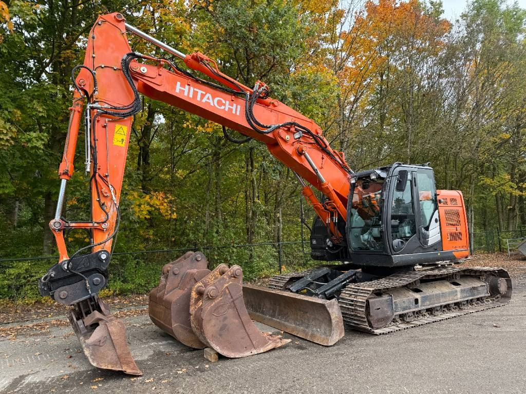 Багер гасеничар Hitachi ZX 225 US LC-6: слика 1
