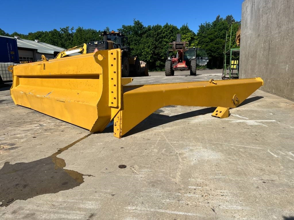 CAT TAILGATE CAT 735 - Резервни делови за Градежна машина: слика 3 CAT TAILGATE CAT 735 - Резервни делови за Градежна машина: слика 3