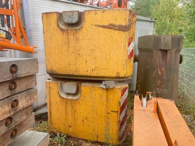 Liebherr Ballastplatten / Counterweight plates LTM 1200-5.1 - Кран за натоварување за Градежна машина: слика 1 Liebherr Ballastplatten / Counterweight plates LTM 1200-5.1 - Кран за натоварување за Градежна машина: слика 1