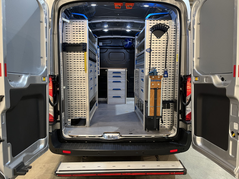 Ford Transit 350 2.0 TDCI L2H2 Trend 130 PK Automaat Servicebus / Sortimo Inrichting / Euro 6 / Airco / Cruise Control / Camera / 3-Zits / 83.500 KM !! - Товарно комбе: слика 4 Ford Transit 350 2.0 TDCI L2H2 Trend 130 PK Automaat Servicebus / Sortimo Inrichting / Euro 6 / Airco / Cruise Control / Camera / 3-Zits / 83.500 KM !! - Товарно комбе: слика 4
