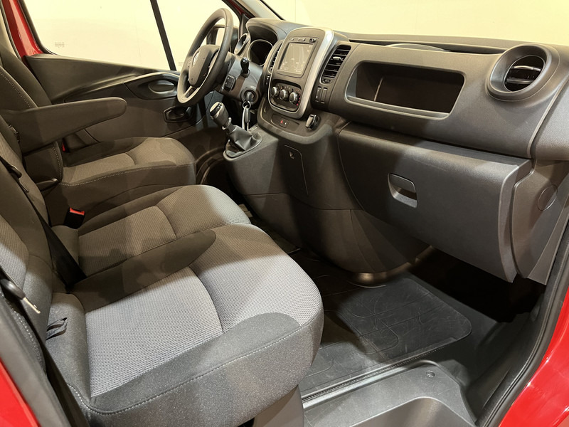Renault Trafic 2.0 dCi 170 PK L1H1 / Euro 6 / Airco / Cruise Control / PDC / CarPlay / Navigatie / Trekhaak / LED / 3-Zits - Мало комбе: слика 3 Renault Trafic 2.0 dCi 170 PK L1H1 / Euro 6 / Airco / Cruise Control / PDC / CarPlay / Navigatie / Trekhaak / LED / 3-Zits - Мало комбе: слика 3