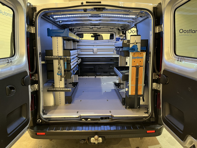 Renault Trafic 2.0 dCi L1H1 170 PK Automaat Servicebus / Sortimo Inrichting / Euro 6 / Airco / Cruise Control / Camera / Trekhaak / 3-Zits / BPM VRIJ !! - Мало комбе: слика 4 Renault Trafic 2.0 dCi L1H1 170 PK Automaat Servicebus / Sortimo Inrichting / Euro 6 / Airco / Cruise Control / Camera / Trekhaak / 3-Zits / BPM VRIJ !! - Мало комбе: слика 4