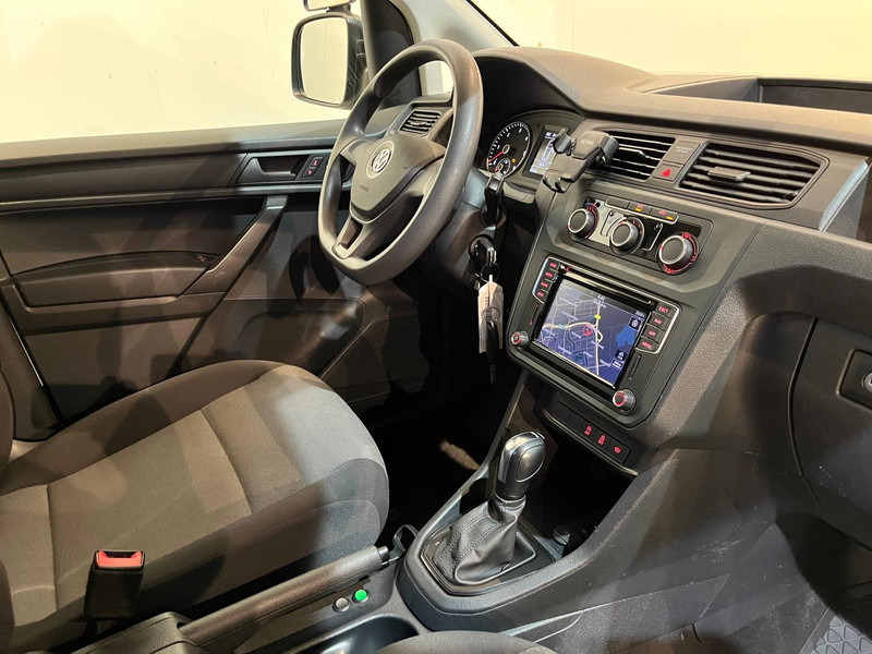 Volkswagen Caddy 2.0 TDI L2H1 BMT 4Motion Maxi 150 PK Automaat Servicebus / Inrichting / 220V. / Euro 6 / Airco / Cruise Control / Camera / Trekhaak / CarPlay / Navigatie / 90.500 KM !! - Мало комбе: слика 3 Volkswagen Caddy 2.0 TDI L2H1 BMT 4Motion Maxi 150 PK Automaat Servicebus / Inrichting / 220V. / Euro 6 / Airco / Cruise Control / Camera / Trekhaak / CarPlay / Navigatie / 90.500 KM !! - Мало комбе: слика 3