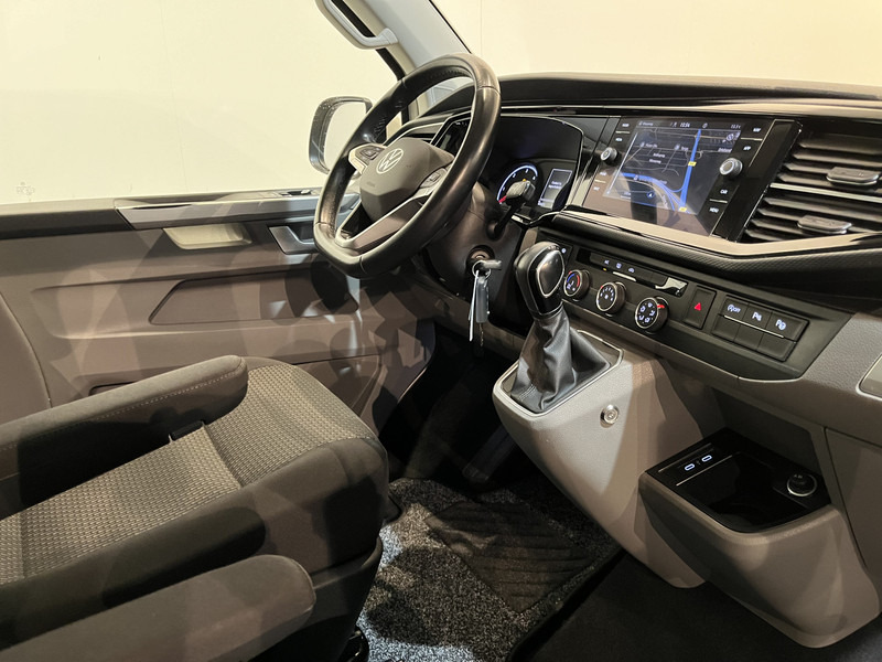 Volkswagen Transporter 2.0 TDI L2H1 30 DC Dubbel Cabine 150 PK Automaat / Euro 6 / Airco / Cruise Control / Camera / CarPlay / Trekhaak / Navigatie / Klep - Мало комбе, Комби со двојна кабина: слика 3 Volkswagen Transporter 2.0 TDI L2H1 30 DC Dubbel Cabine 150 PK Automaat / Euro 6 / Airco / Cruise Control / Camera / CarPlay / Trekhaak / Navigatie / Klep - Мало комбе, Комби со двојна кабина: слика 3