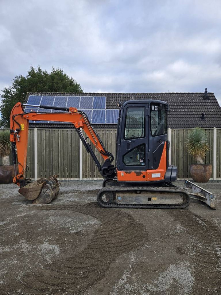 Hitachi ZX 38 U-5 A - Мини багер: слика 1 Hitachi ZX 38 U-5 A - Мини багер: слика 1