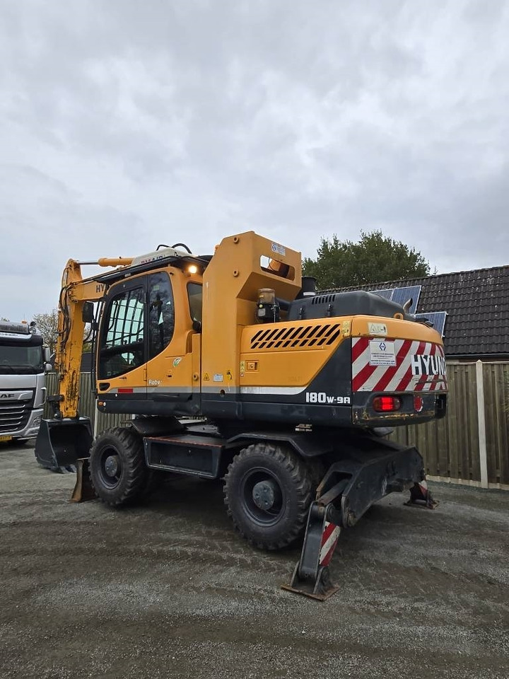 Hyundai R 180W-9A - Багер на тркала: слика 2 Hyundai R 180W-9A - Багер на тркала: слика 2