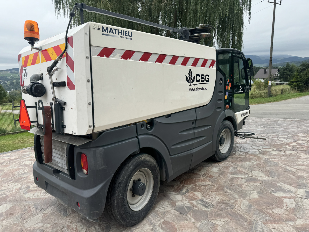 MATHIEU Grand Aquadyne 4000 water truck sprayer HP washer - Возило за метење: слика 2 MATHIEU Grand Aquadyne 4000 water truck sprayer HP washer - Возило за метење: слика 2