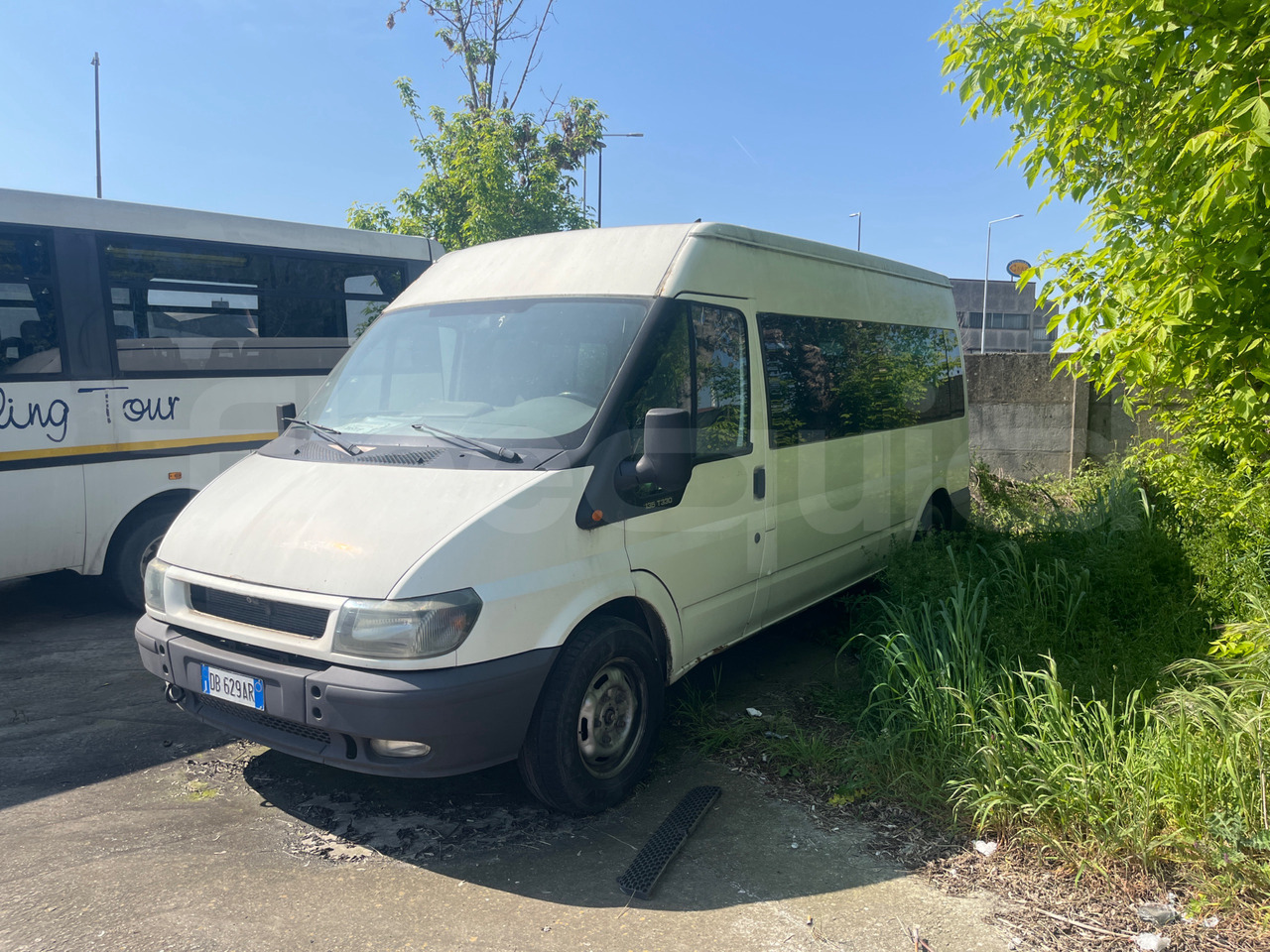 Bundle di 4 mezzi Ford - Transit Tourneo Ford - Transit Tourneo Ford - Transit Ford - Transit Tourneo - Патничко комбе: слика 2 Bundle di 4 mezzi Ford - Transit Tourneo Ford - Transit Tourneo Ford - Transit Ford - Transit Tourneo - Патничко комбе: слика 2