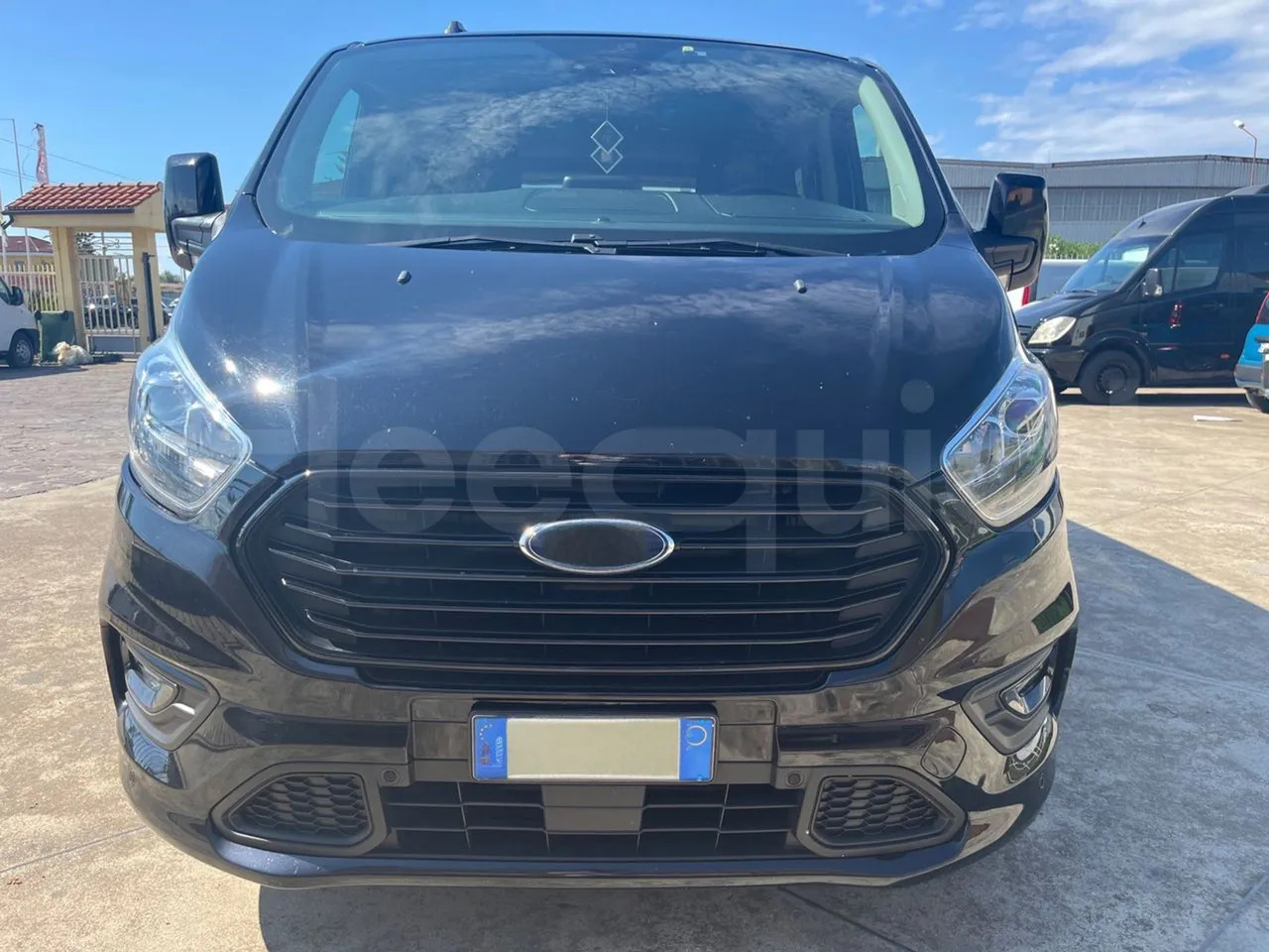 Ford Tourneo Custom - Минибус, Патничко комбе: слика 2 Ford Tourneo Custom - Минибус, Патничко комбе: слика 2