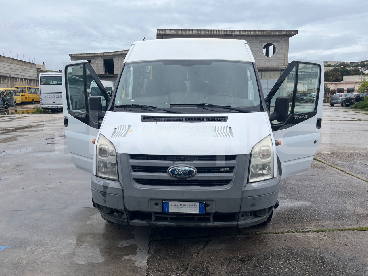 Ford Transit - Минибус, Патничко комбе: слика 2 Ford Transit - Минибус, Патничко комбе: слика 2