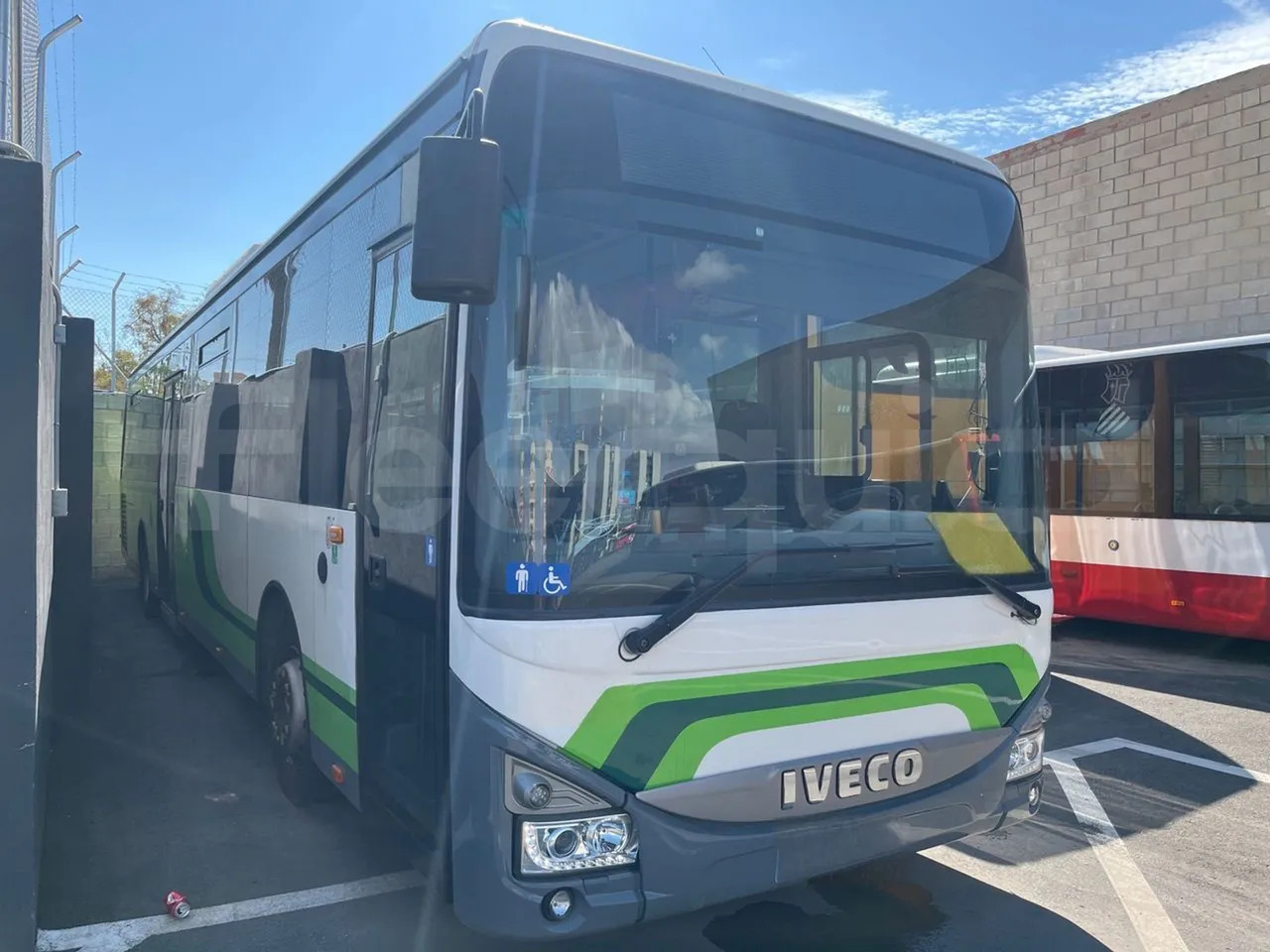 Iveco Crossway - Приградски автобус: слика 1 Iveco Crossway - Приградски автобус: слика 1