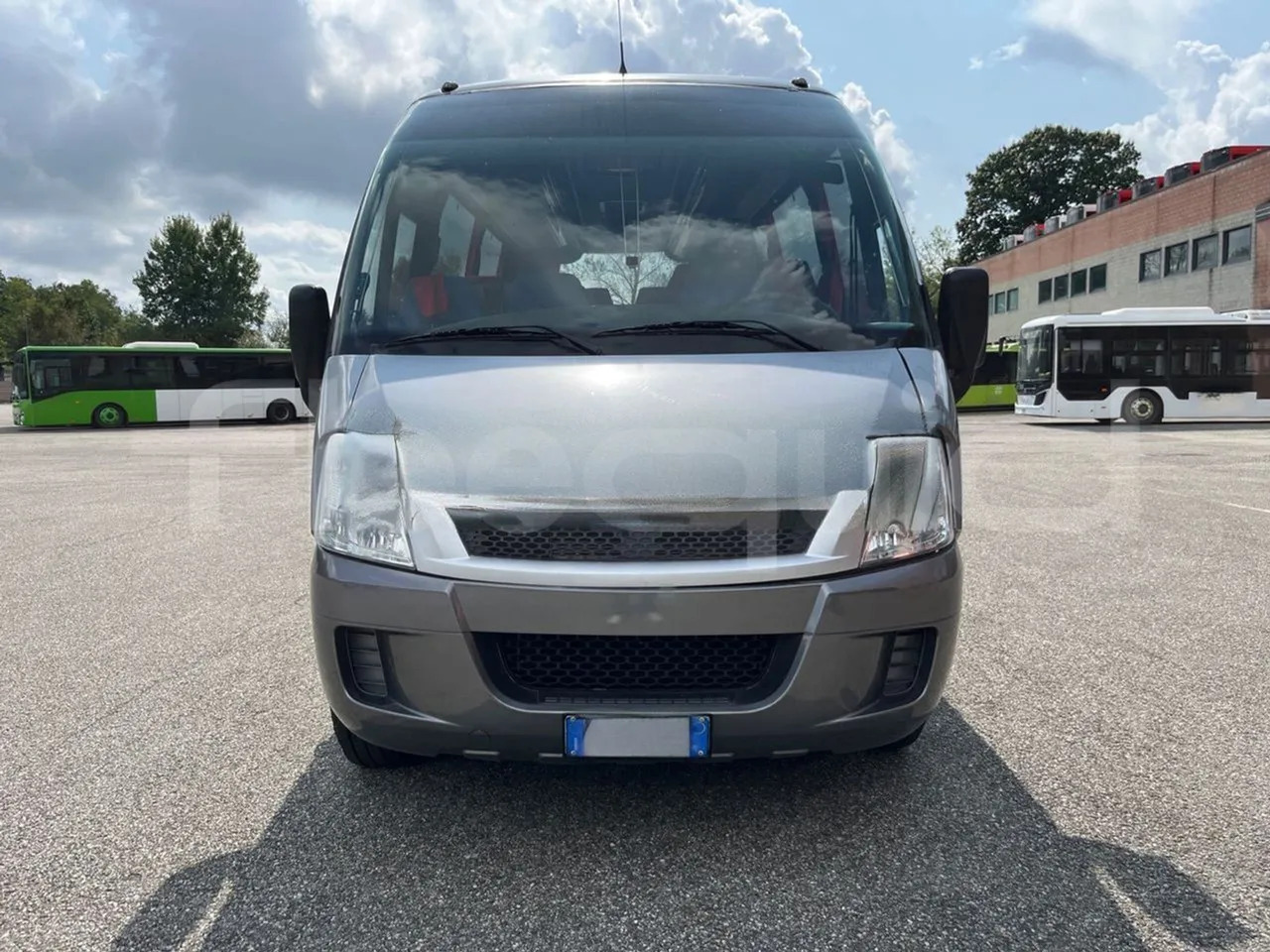 Iveco Daily - Патнички вагон автобус: слика 2 Iveco Daily - Патнички вагон автобус: слика 2