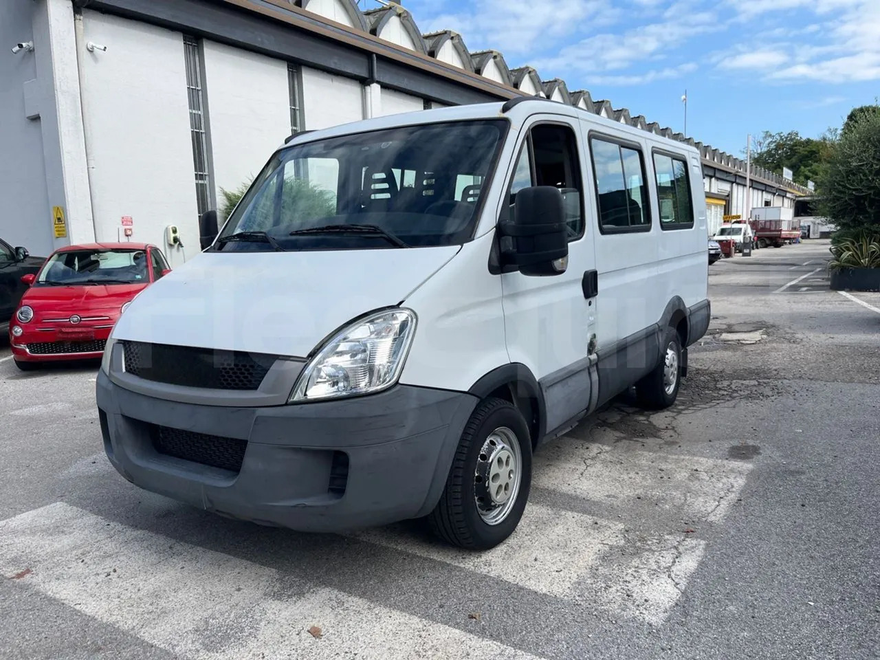Iveco Daily - Минибус, Патничко комбе: слика 4 Iveco Daily - Минибус, Патничко комбе: слика 4