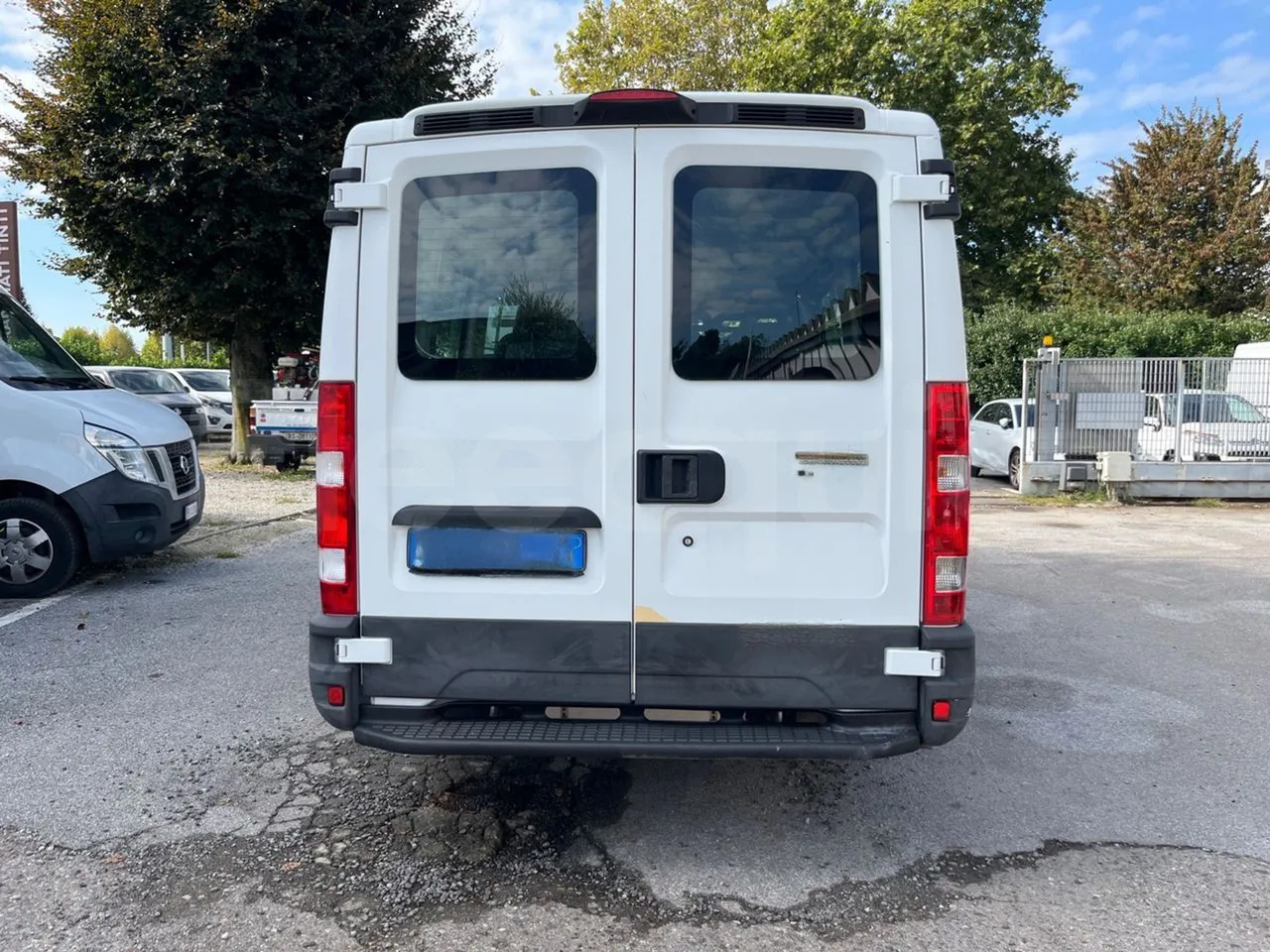 Iveco Daily - Минибус, Патничко комбе: слика 5 Iveco Daily - Минибус, Патничко комбе: слика 5