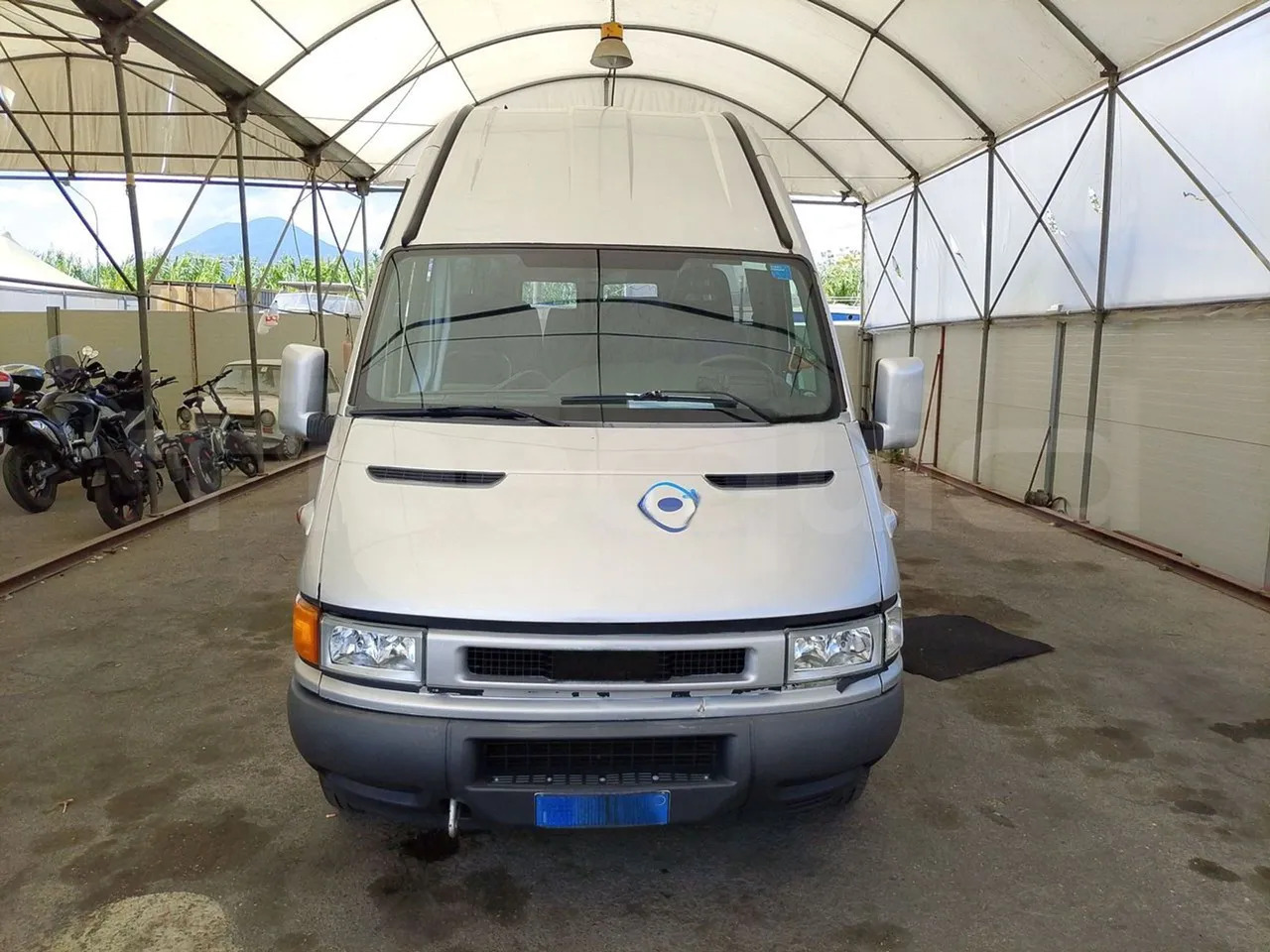Iveco Daily - Минибус, Патничко комбе: слика 2 Iveco Daily - Минибус, Патничко комбе: слика 2