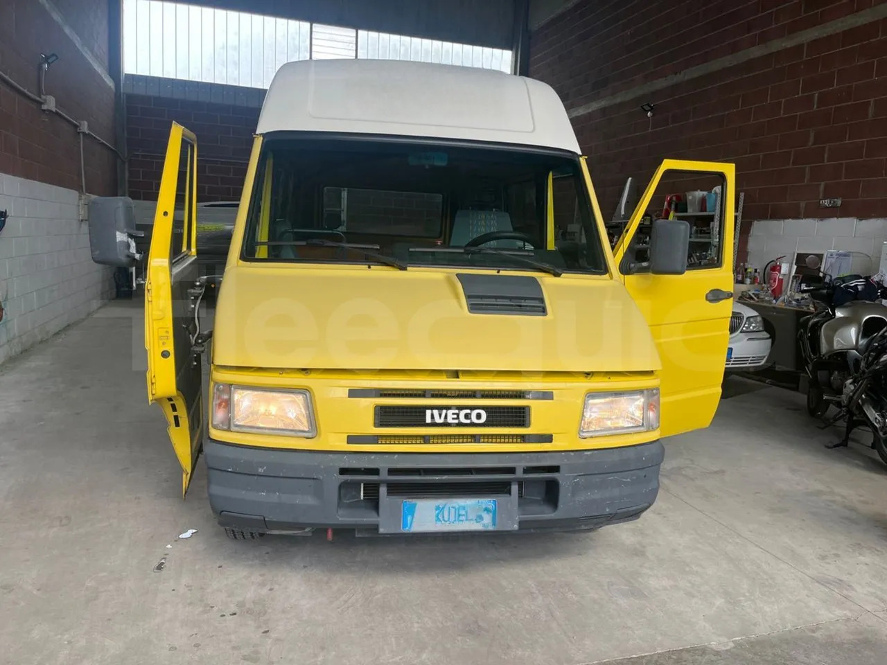 Iveco Daily - Школски автобус: слика 2 Iveco Daily - Школски автобус: слика 2