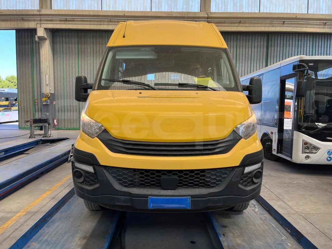 Iveco Daily - Школски автобус: слика 2 Iveco Daily - Школски автобус: слика 2