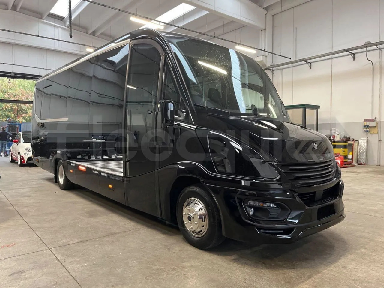 Iveco Daily - Минибус, Патничко комбе: слика 1 Iveco Daily - Минибус, Патничко комбе: слика 1