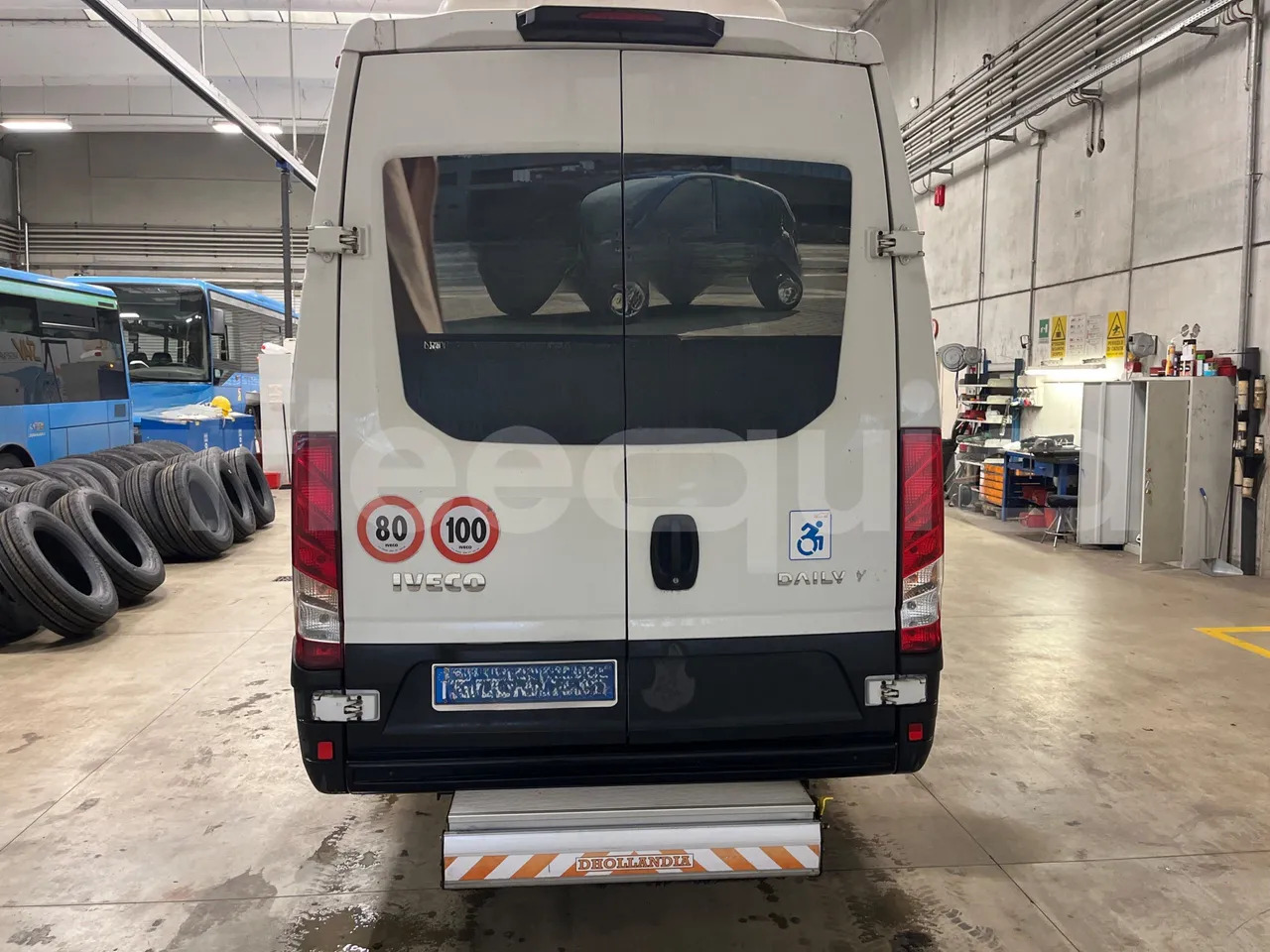 Iveco Daily - Минибус, Патничко комбе: слика 5 Iveco Daily - Минибус, Патничко комбе: слика 5