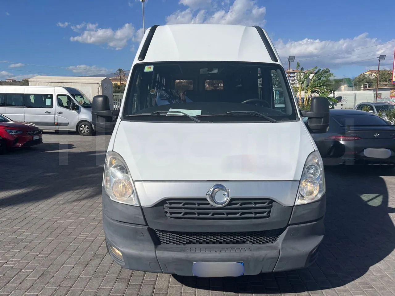 Iveco Daily - Минибус, Патничко комбе: слика 2 Iveco Daily - Минибус, Патничко комбе: слика 2