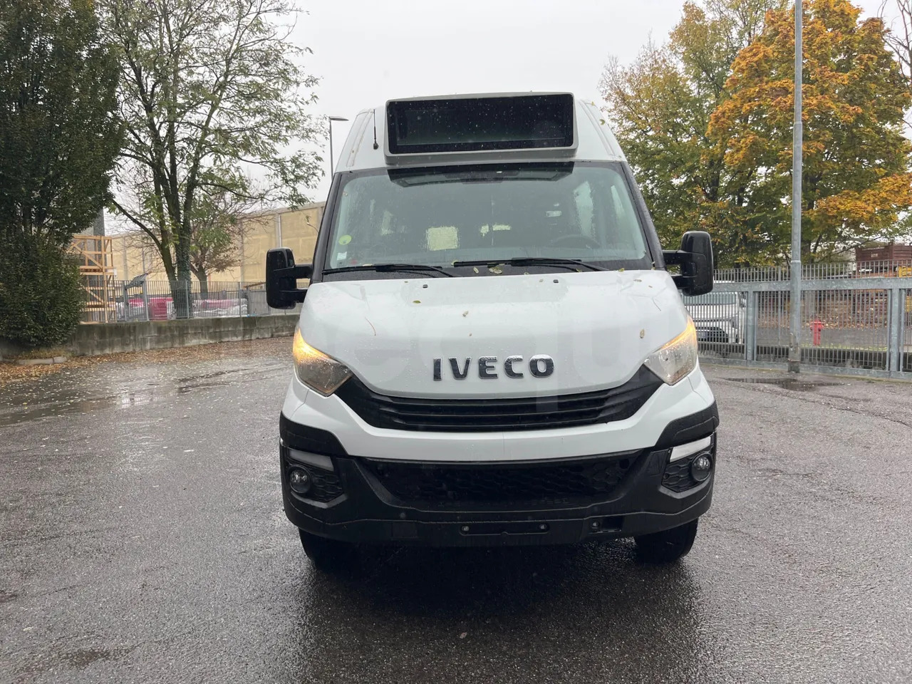 Iveco Daily - Приградски автобус: слика 2 Iveco Daily - Приградски автобус: слика 2