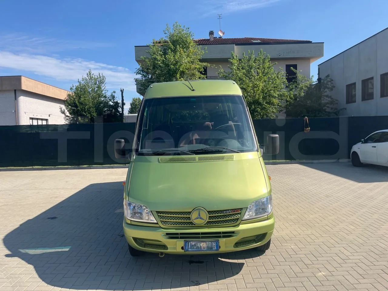Mercedes-Benz Sprinter - Минибус, Патничко комбе: слика 2 Mercedes-Benz Sprinter - Минибус, Патничко комбе: слика 2
