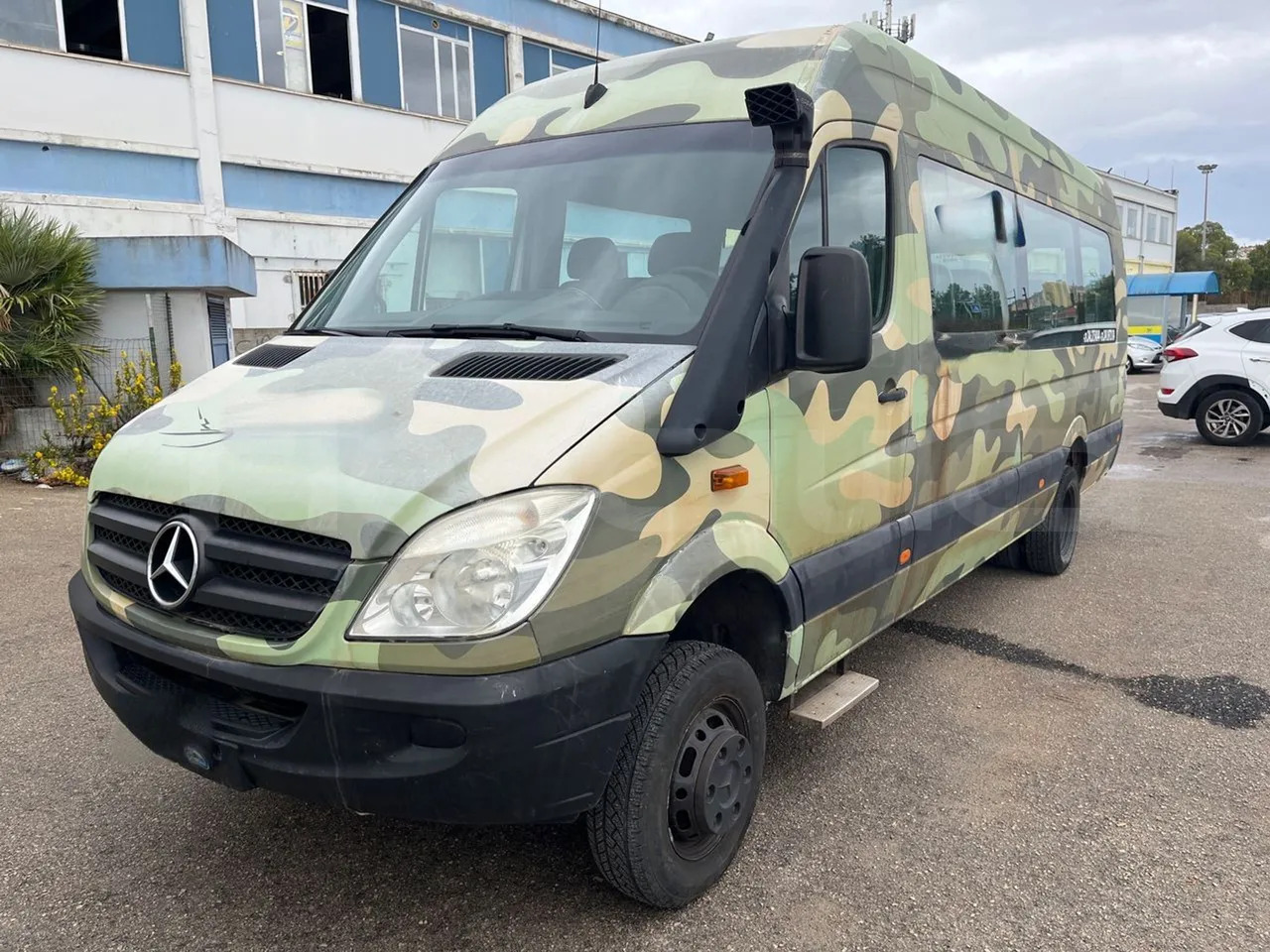 Mercedes-Benz Sprinter - Минибус, Патничко комбе: слика 4 Mercedes-Benz Sprinter - Минибус, Патничко комбе: слика 4