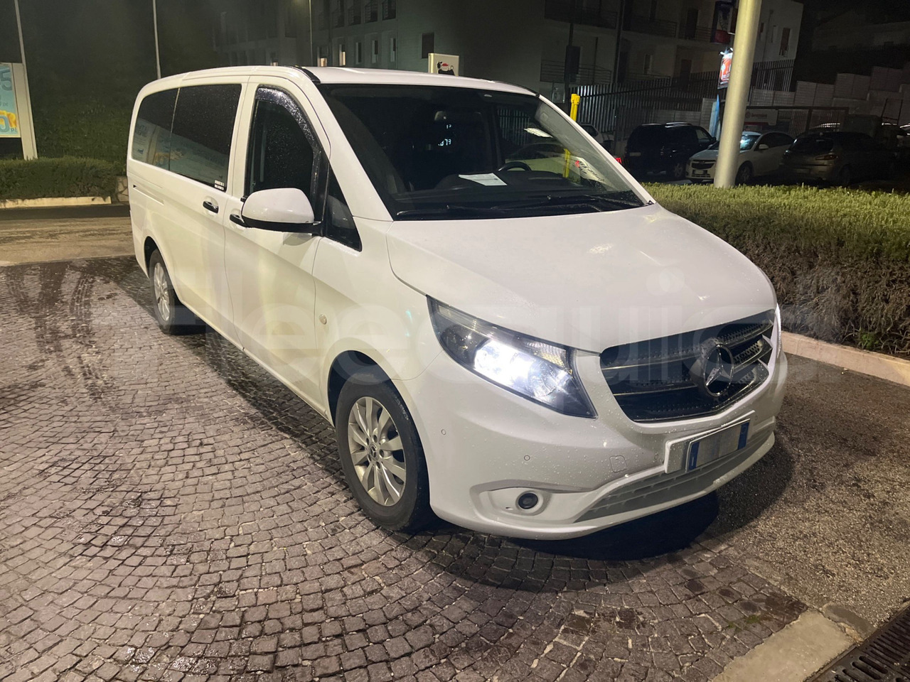 Mercedes-Benz Vito Tourer - Патнички вагон автобус: слика 1 Mercedes-Benz Vito Tourer - Патнички вагон автобус: слика 1
