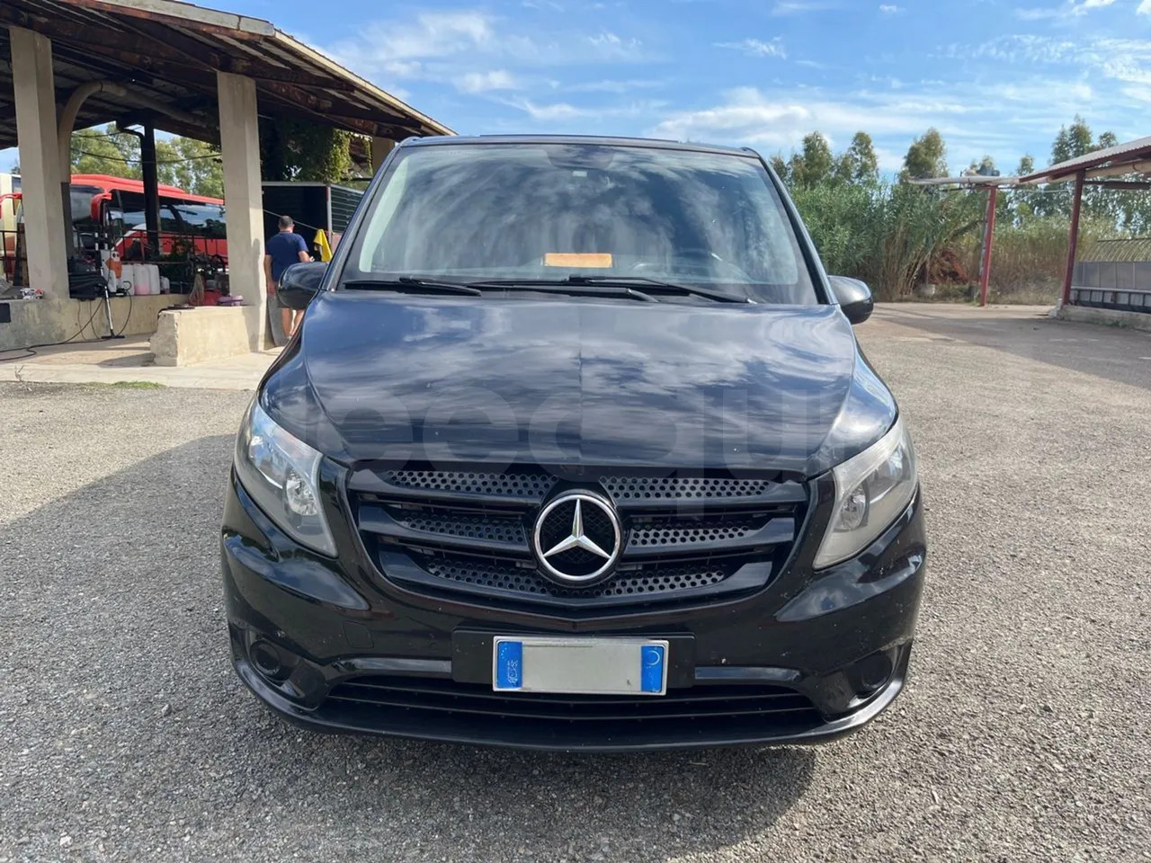 Mercedes-Benz Vito Tourer - Минибус, Патничко комбе: слика 2 Mercedes-Benz Vito Tourer - Минибус, Патничко комбе: слика 2