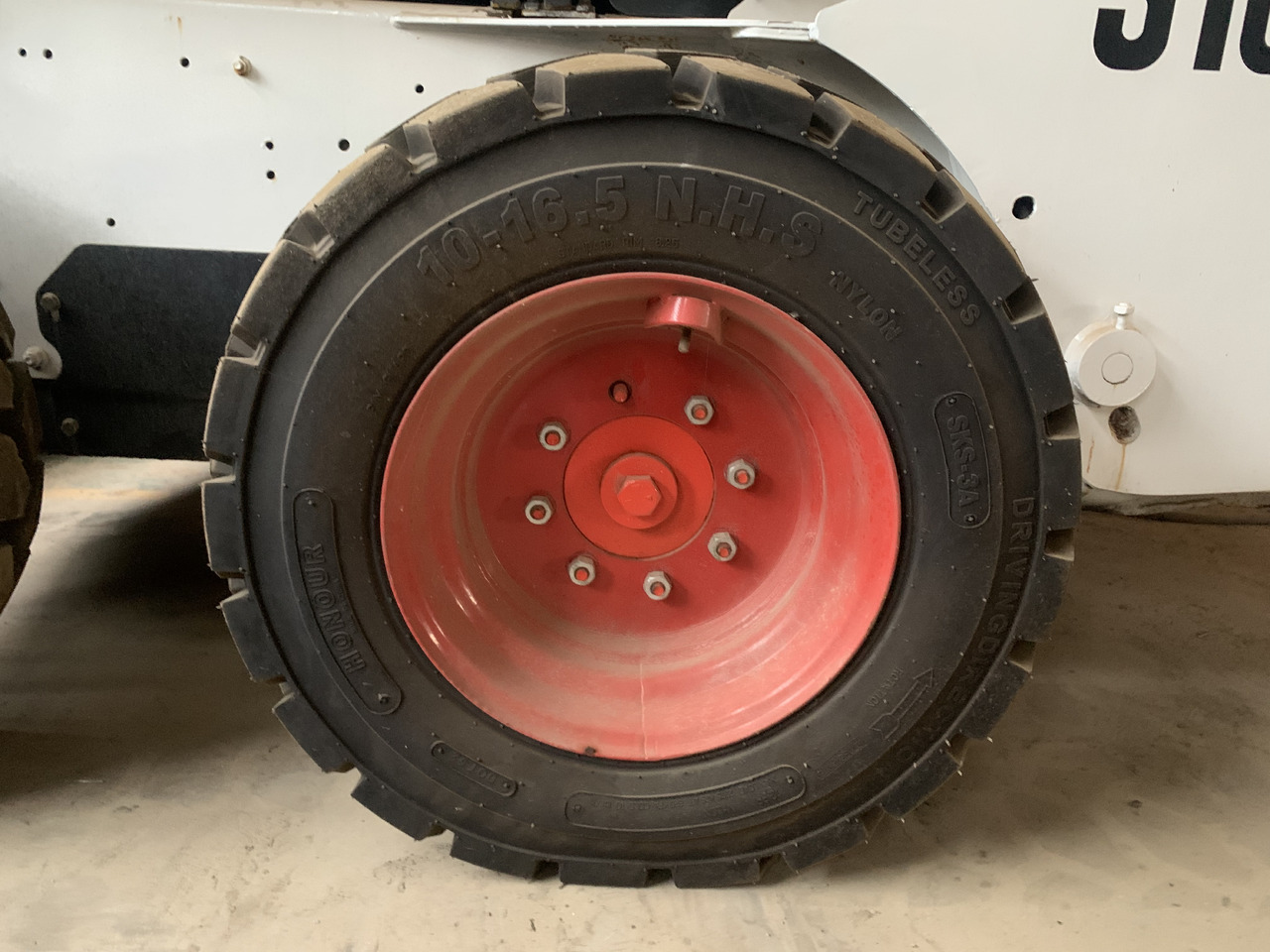 BOBCAT S185 - Компактен натоварувач: слика 4 BOBCAT S185 - Компактен натоварувач: слика 4