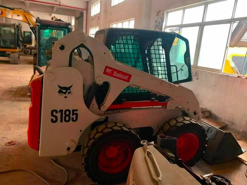 Bobcat S 185 - Компактен натоварувач: слика 4 Bobcat S 185 - Компактен натоварувач: слика 4