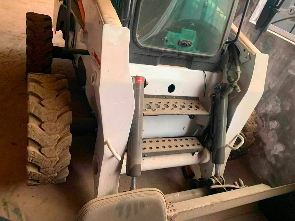 Компактен натоварувач Bobcat S 185: слика 11